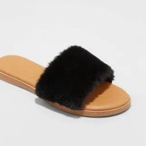 Universal Thread Kara Faux Fur Slide: Never worn